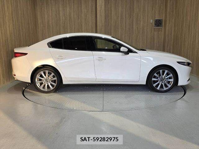 Mazda MAZDA3 2023-06 5871530-16