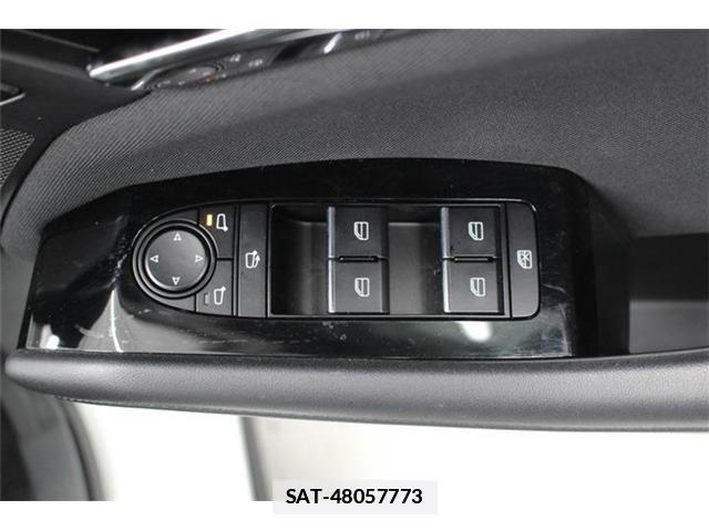 Mazda MAZDA3 2019-09 5871545-28