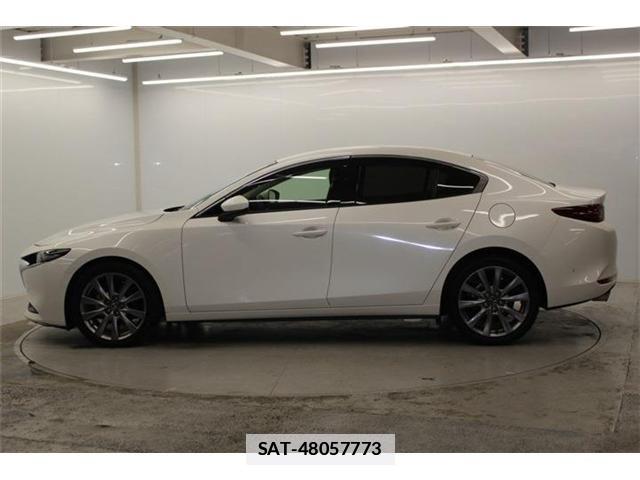 Mazda MAZDA3 2019-09 5871545-7