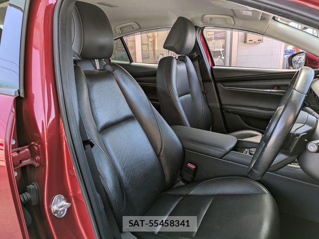 Mazda MAZDA3 2019-07 6815832-24