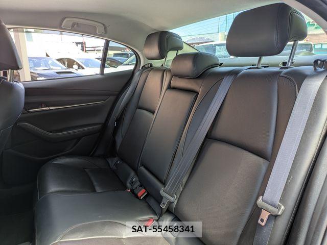 Mazda MAZDA3 2019-07 6815832-3