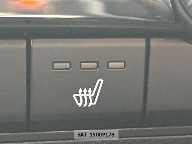 Mazda MAZDA3 2022-10 7221413-4