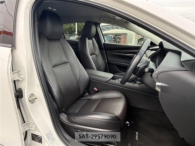 Mazda MAZDA3 2019-05 7221402-14