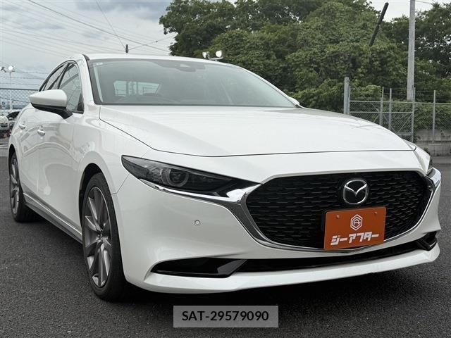 Mazda MAZDA3 2019-05 7221402-20