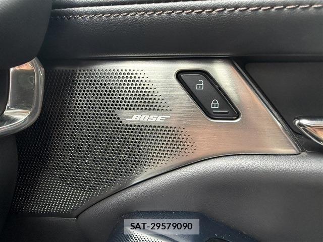 Mazda MAZDA3 2019-05 7221402-5