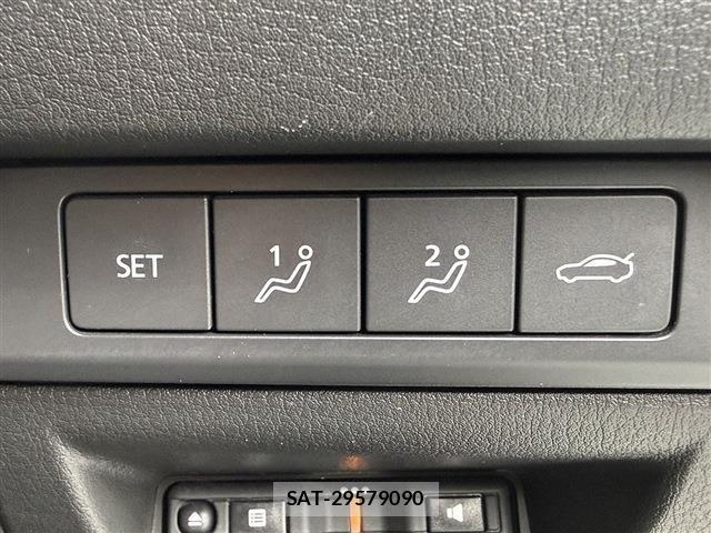 Mazda MAZDA3 2019-05 7221402-6
