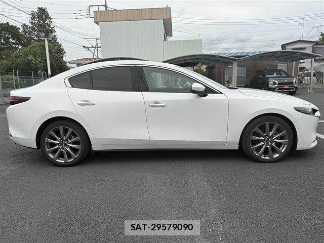 Mazda MAZDA3 2019-05 7221402-8