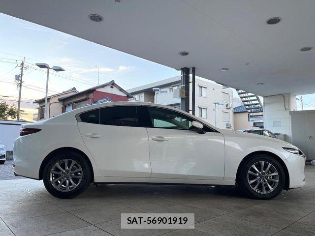 Mazda MAZDA3 2019-08 7272276-16