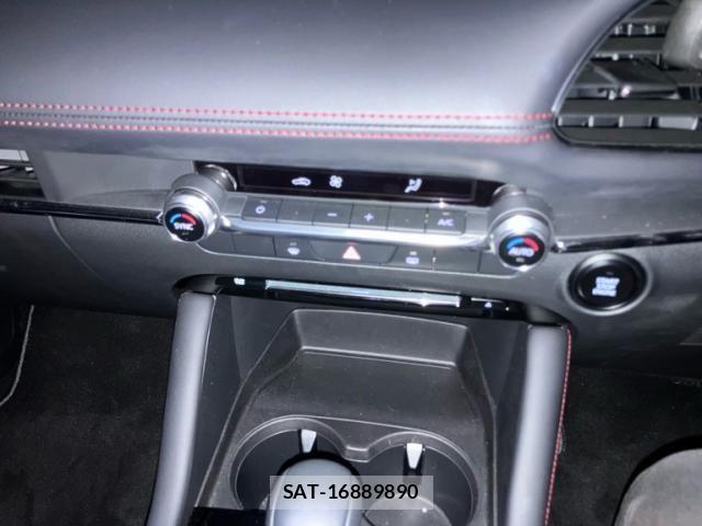 Mazda MAZDA3 2022-06 7328218-24