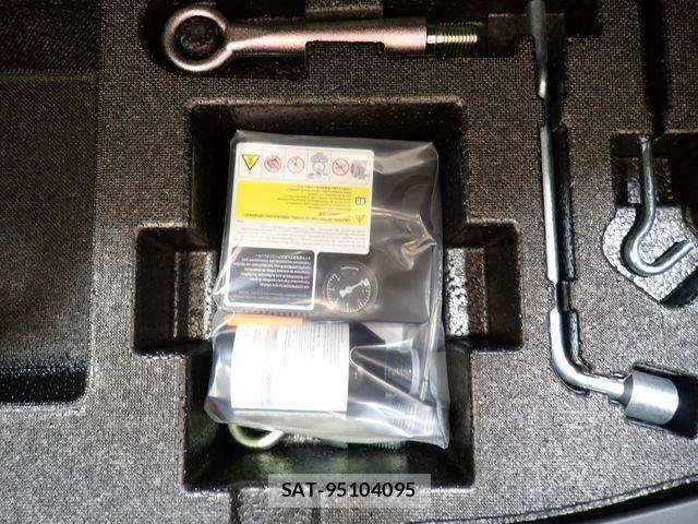 Mazda MAZDA3 2025-09 7392807-24