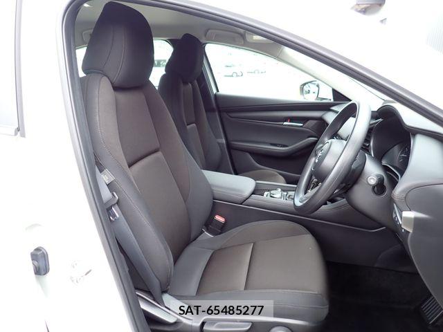 Mazda MAZDA3 2021-09 7509149-18