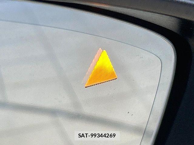 Mazda MAZDA3 2023-09 7562398-5