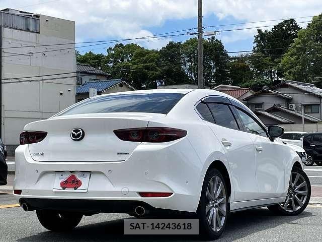 Mazda MAZDA3 2019-08 7617894-2