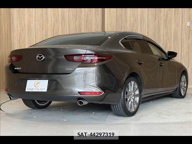 Mazda MAZDA3 2019-09 7617892-17