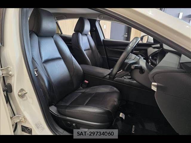 Mazda MAZDA3 2019-09 7725384-8