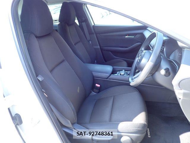 Mazda MAZDA3 2019-10 8074469-17
