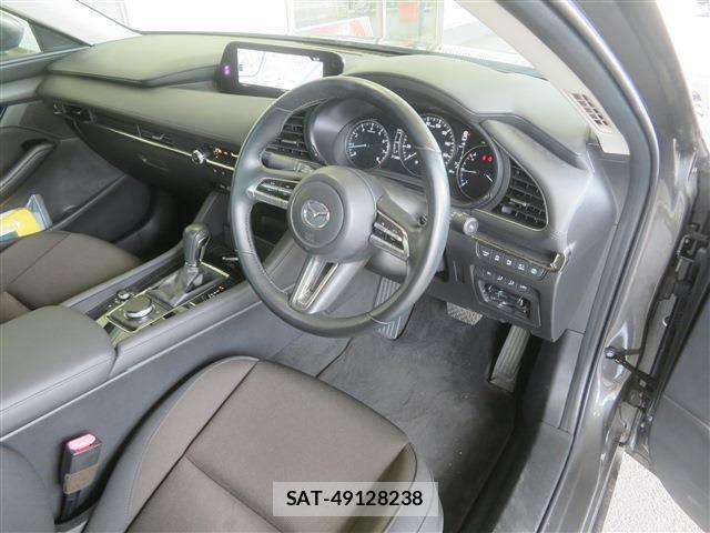 Mazda MAZDA3 2020-04 8100299-4