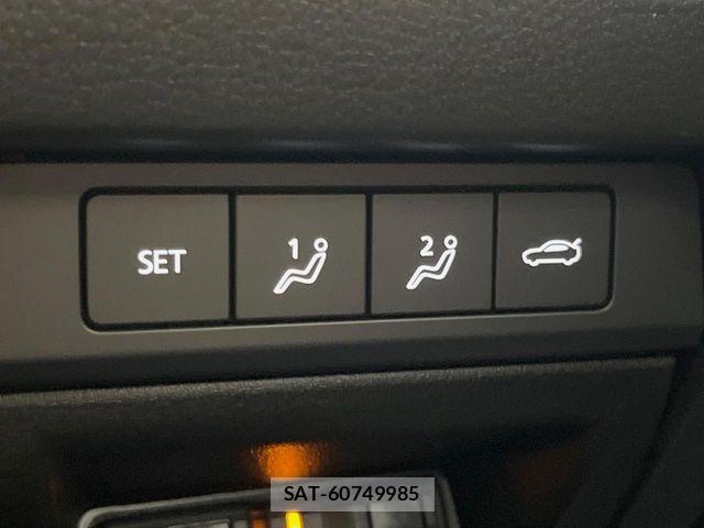 Mazda MAZDA3 2023-10 8366874-6