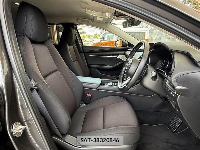 Mazda MAZDA3 2023-06 8413451-15