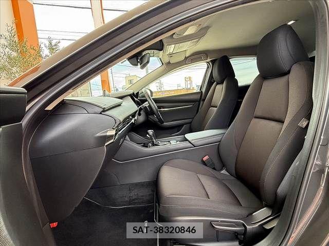 Mazda MAZDA3 2023-06 8413451-16