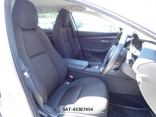 Mazda MAZDA3 2021-06 8485694-16