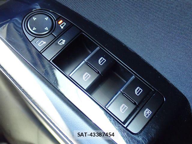 Mazda MAZDA3 2021-06 8485694-6