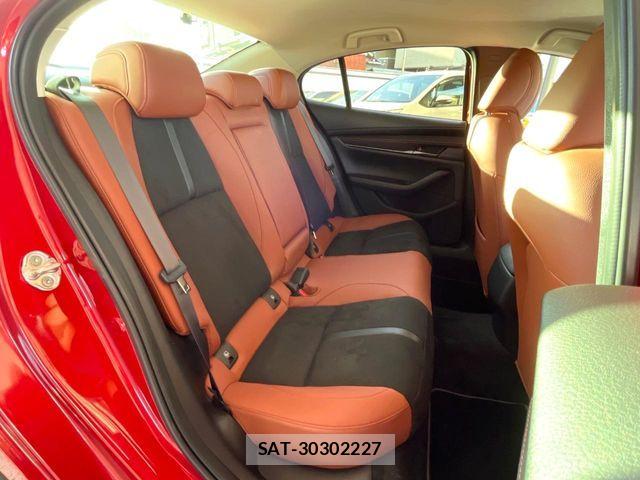 Mazda MAZDA3 2023-11 8525658-8