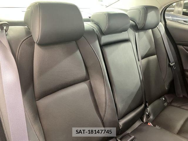 Mazda MAZDA3 2021-02 8627595-18