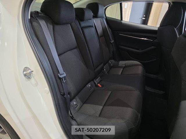 Mazda MAZDA3 2019-07 8627597-9