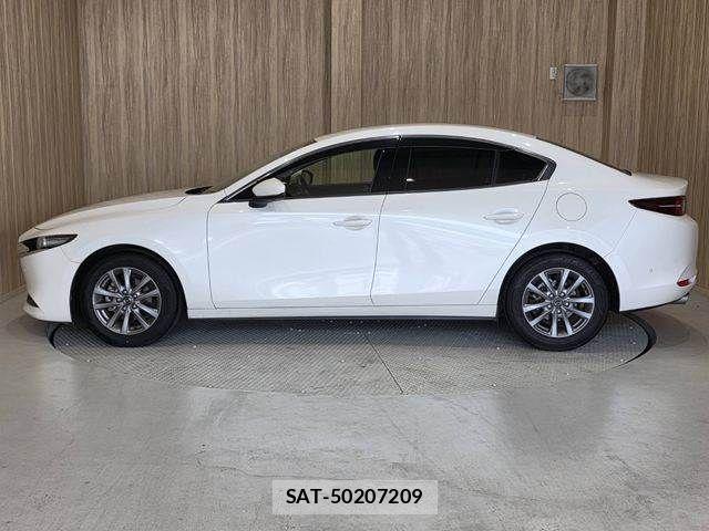 Mazda MAZDA3 2019-07 8627597-20