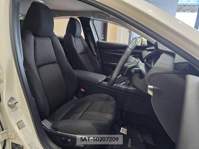 Mazda MAZDA3 2019-07 8627597-8