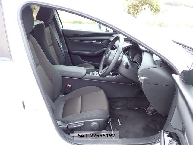 Mazda MAZDA3 2021-09 8666462-17