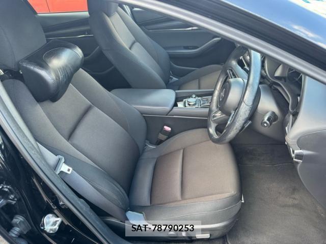 Mazda MAZDA3 2019-10 8660094-11
