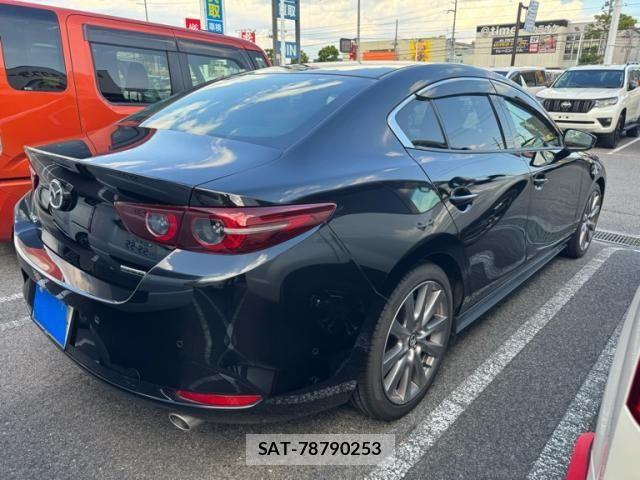 Mazda MAZDA3 2019-10 8660094-1