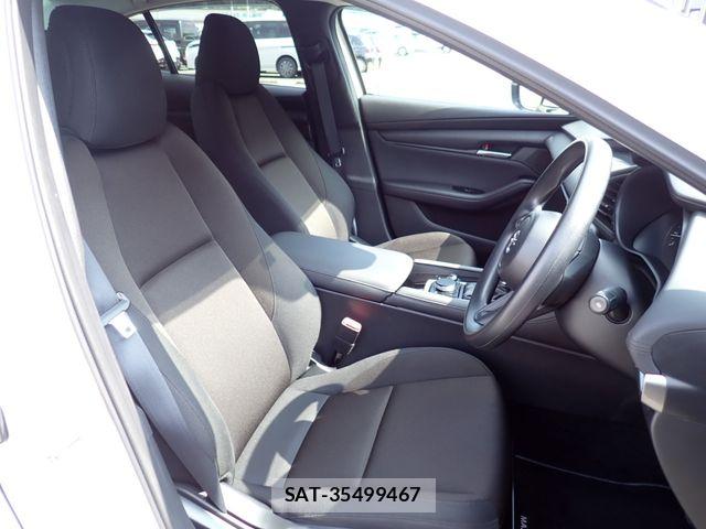Mazda MAZDA3 2021-06 8830151-17