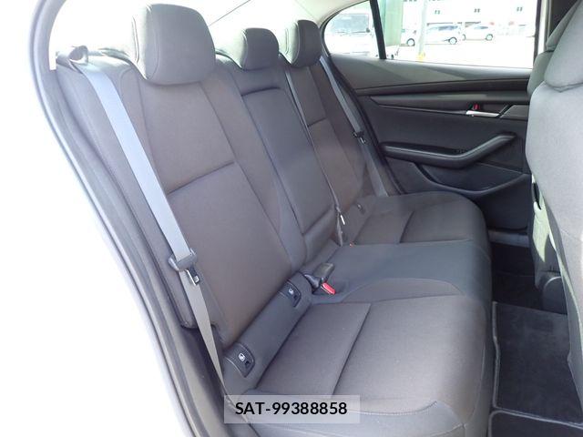 Mazda MAZDA3 2021-07 8830159-18