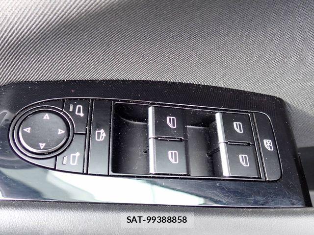 Mazda MAZDA3 2021-07 8830159-7