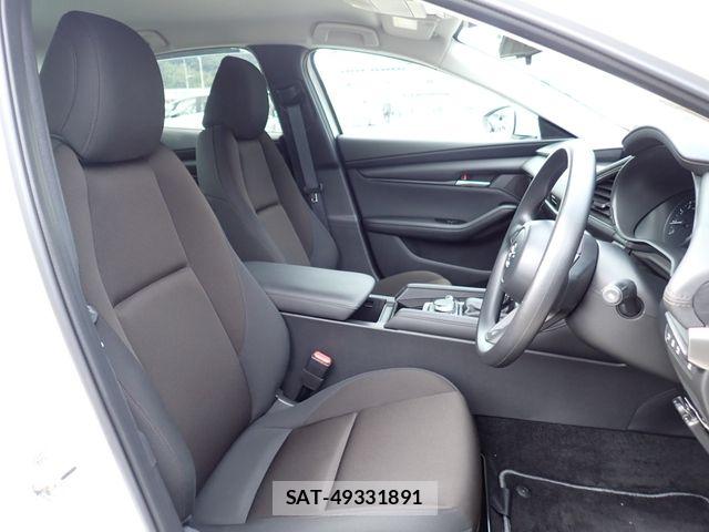 Mazda MAZDA3 2021-06 8830150-17