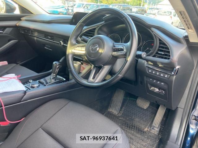 Mazda MAZDA3 2022-01 8871396-16