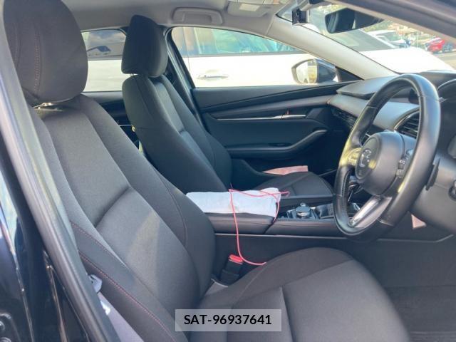 Mazda MAZDA3 2022-01 8871396-17