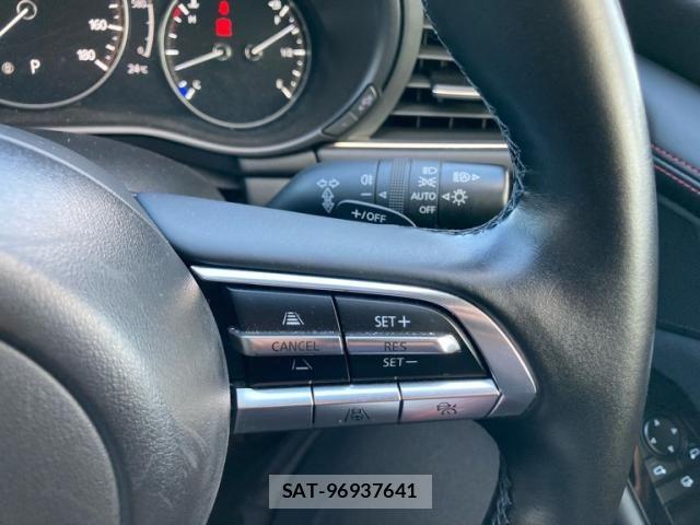 Mazda MAZDA3 2022-01 8871396-22
