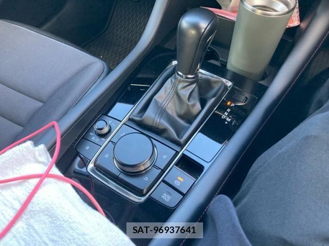 Mazda MAZDA3 2022-01 8871396-24