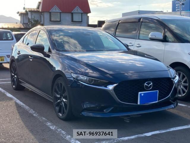 Mazda MAZDA3 2022-01 8871396-2