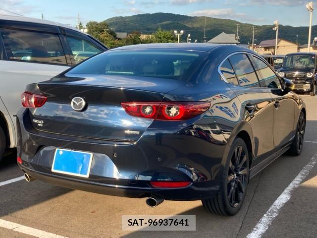 Mazda MAZDA3 2022-01 8871396-5