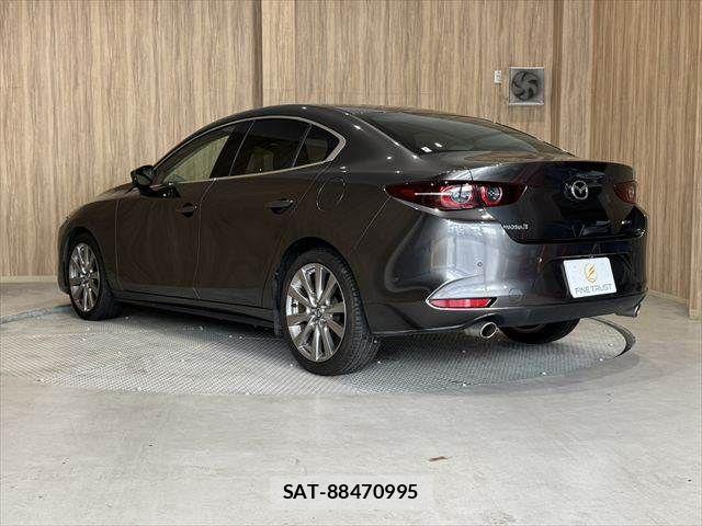 Mazda MAZDA3 2020-03 8880657-20