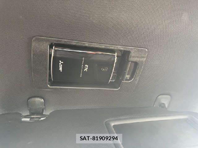Mazda ATENZA 2017-09 8208526-15