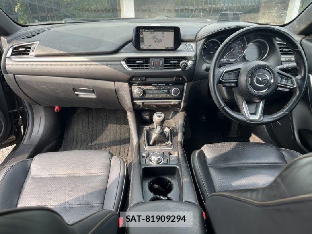 Mazda ATENZA 2017-09 8208526-1