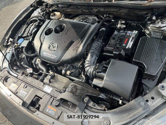 Mazda ATENZA 2017-09 8208526-27
