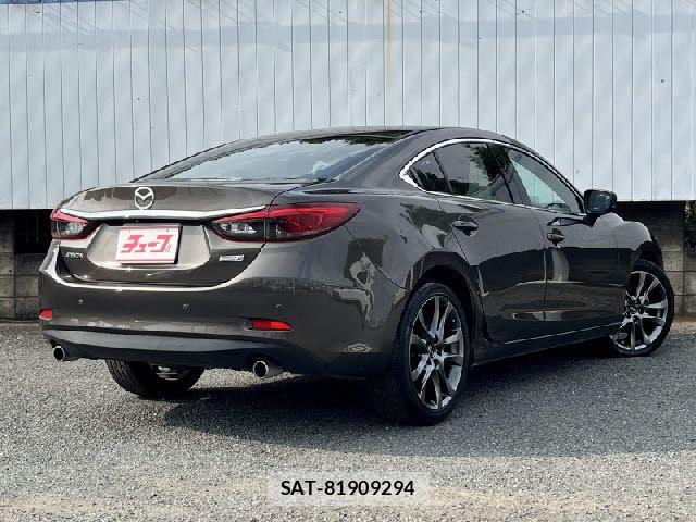 Mazda ATENZA 2017-09 8208526-2