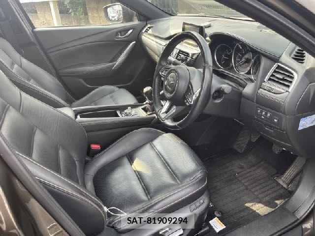 Mazda ATENZA 2017-09 8208526-3